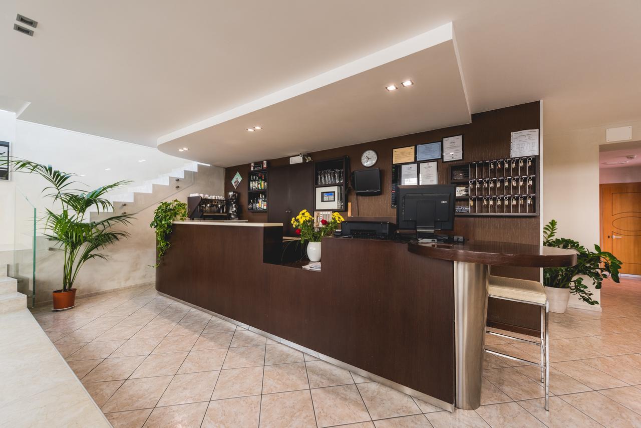 Hotel Romina Ρίμινι Εξωτερικό φωτογραφία
