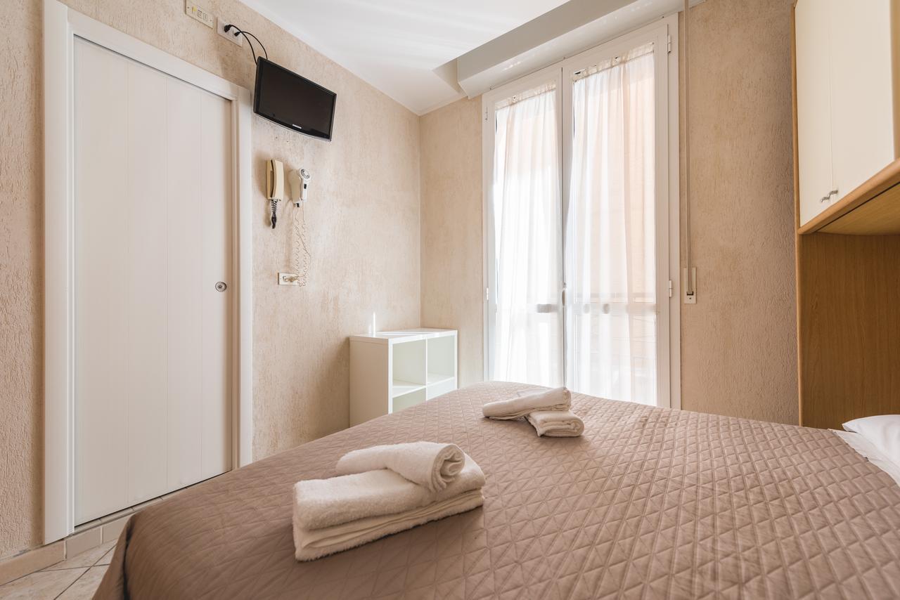 Hotel Romina Ρίμινι Εξωτερικό φωτογραφία
